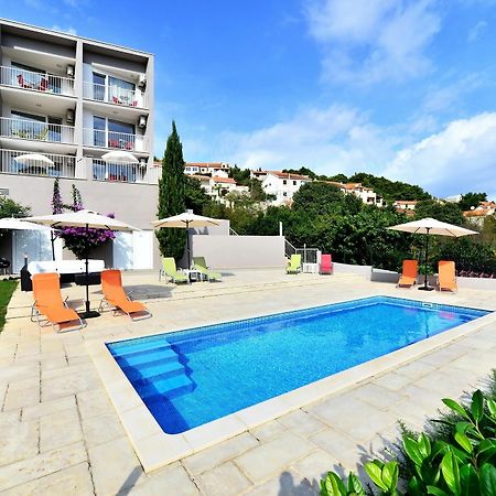 Bretia Apartments 수티반 외부 사진