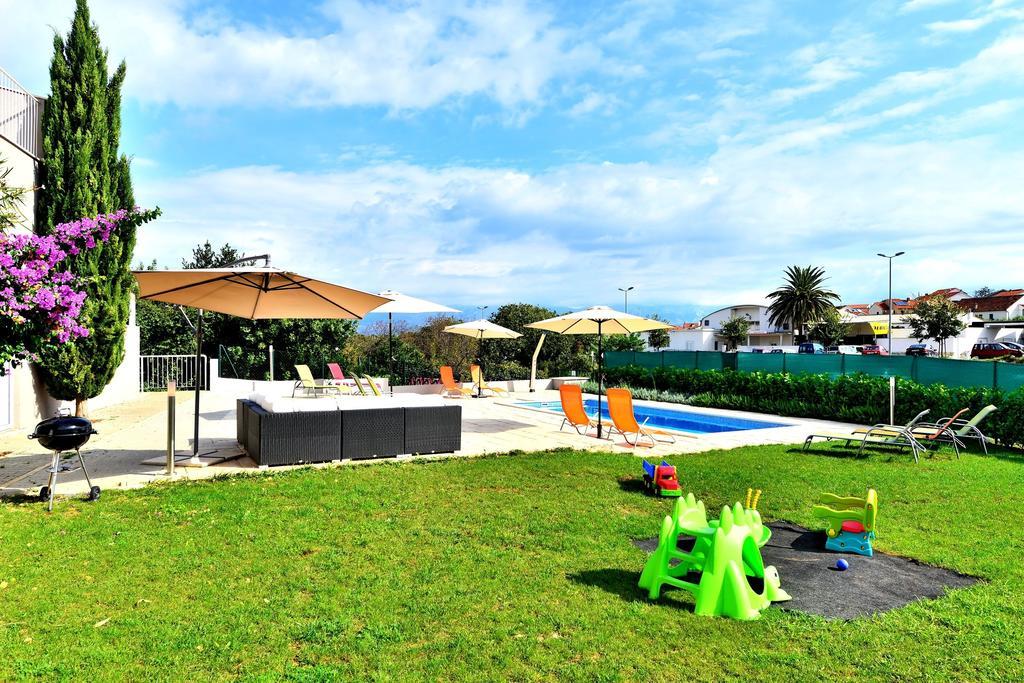 Bretia Apartments 수티반 외부 사진