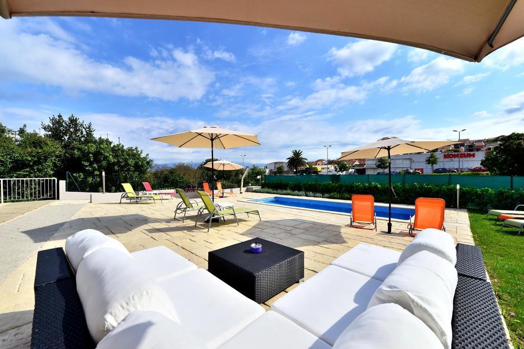 Bretia Apartments 수티반 외부 사진