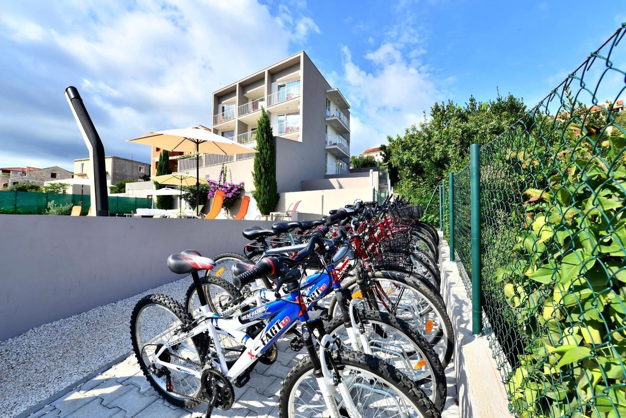 Bretia Apartments 수티반 외부 사진