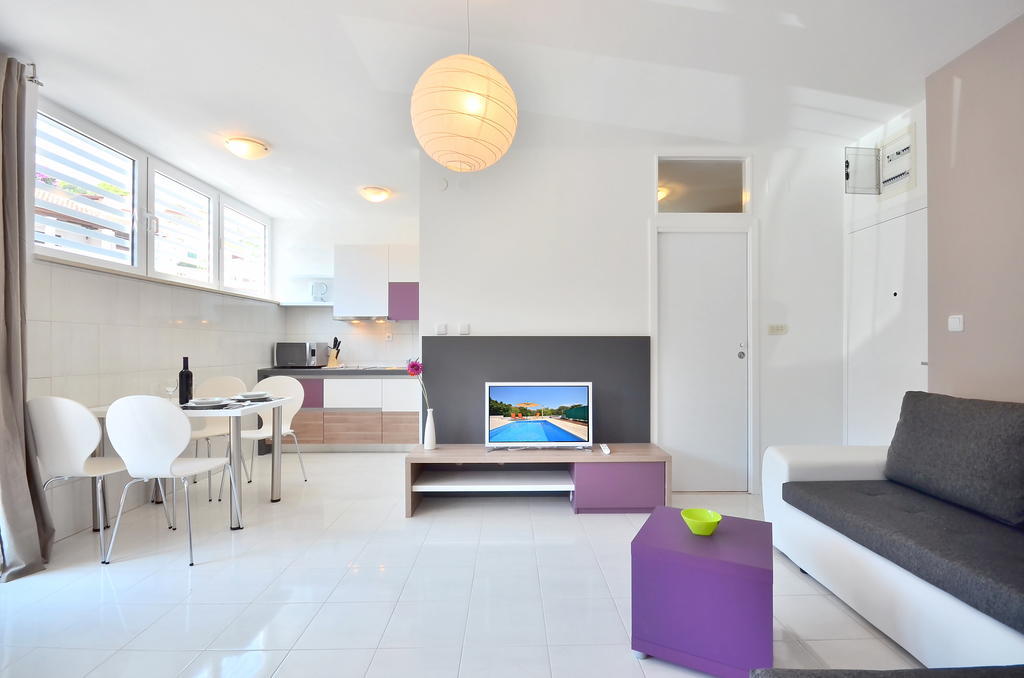 Bretia Apartments 수티반 객실 사진