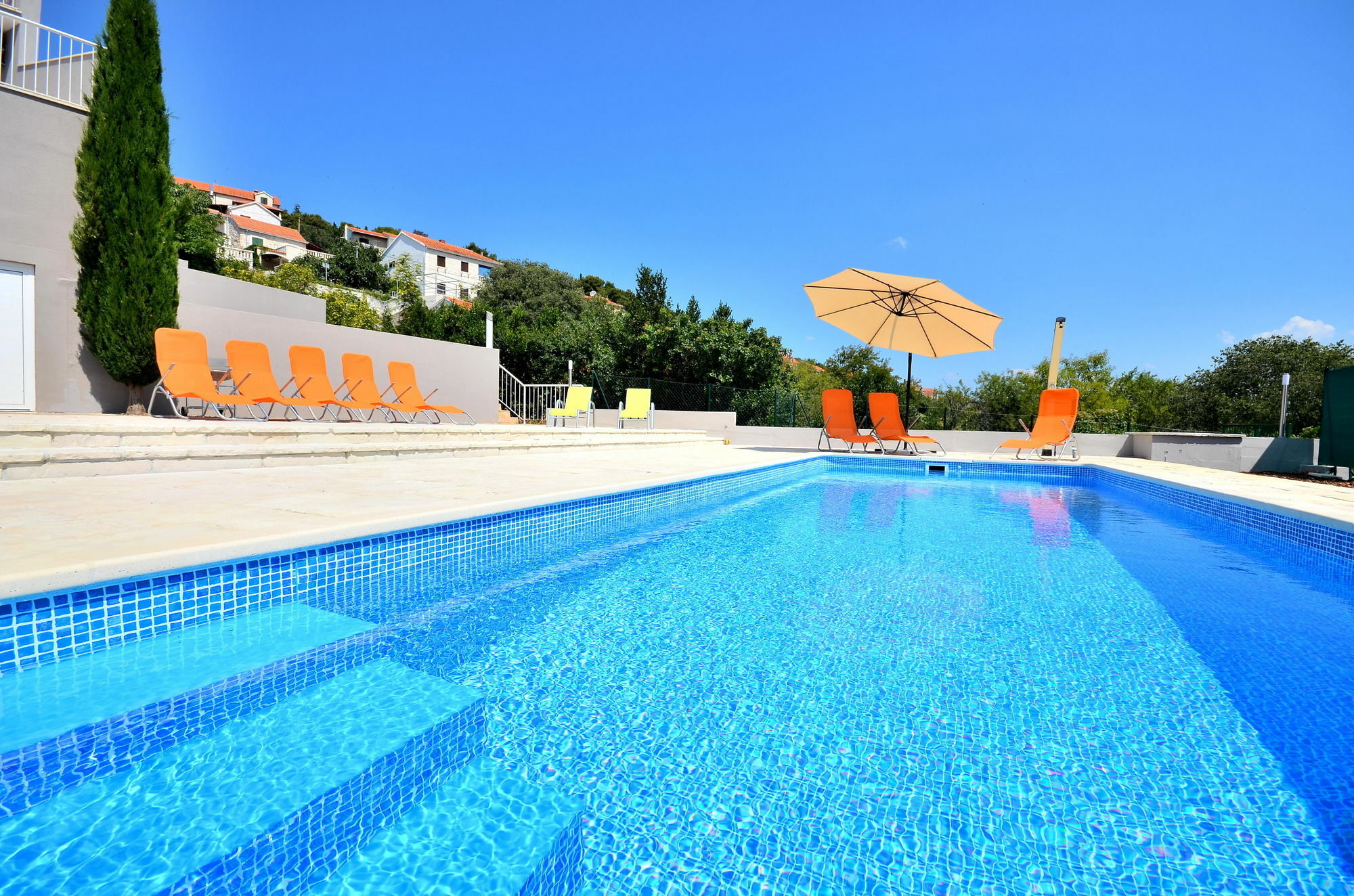 Bretia Apartments 수티반 외부 사진