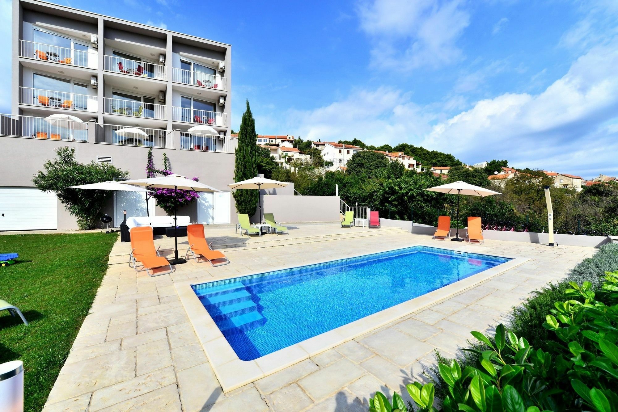 Bretia Apartments 수티반 외부 사진