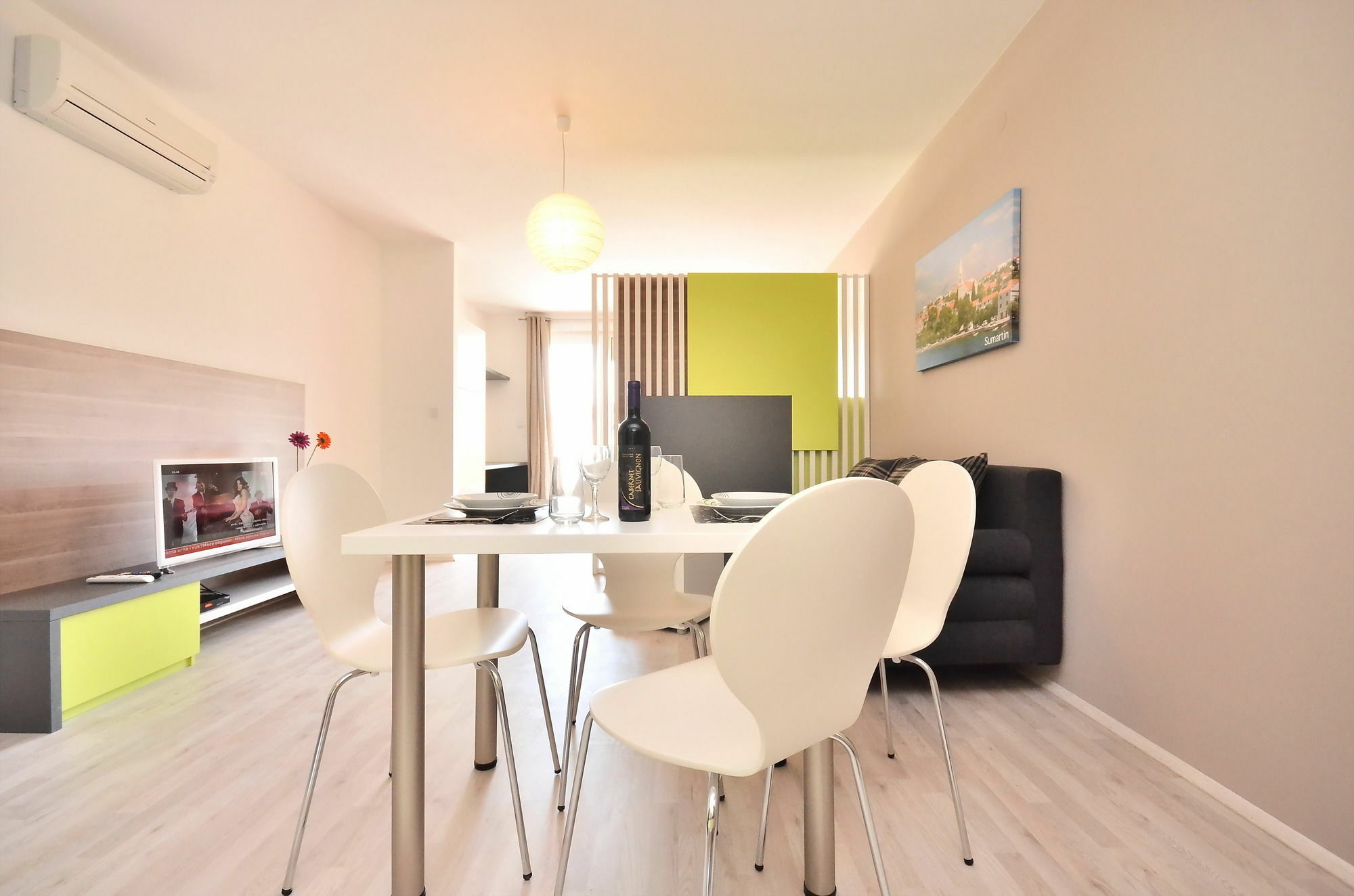 Bretia Apartments 수티반 외부 사진